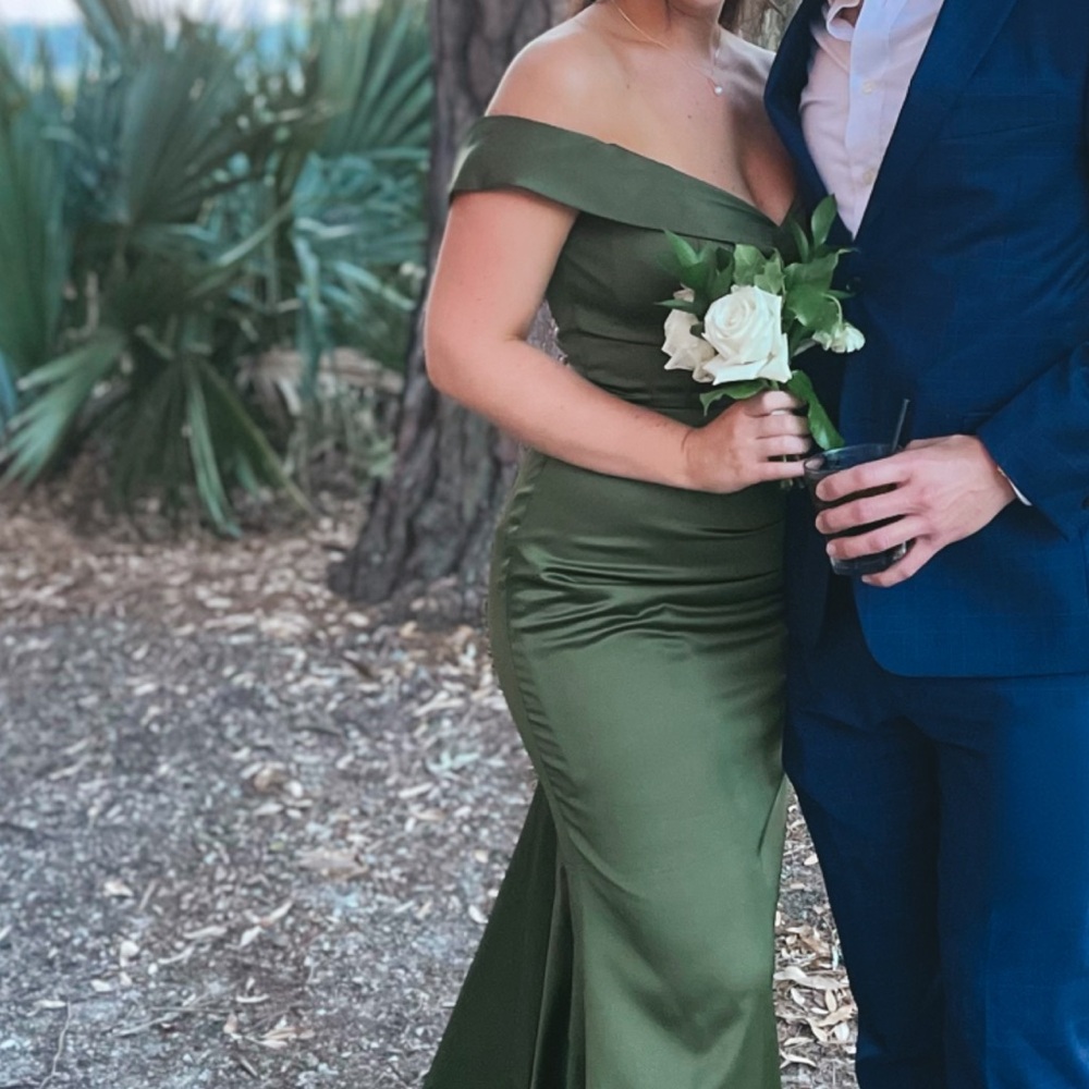 Olive green off the shoulder bridesmaid dress. David’s bridal. Size 8.